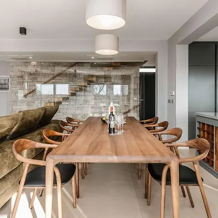 Rose Villa