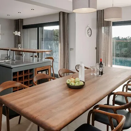 Rose Βίλα Πόρετς