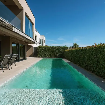 Rose Villa